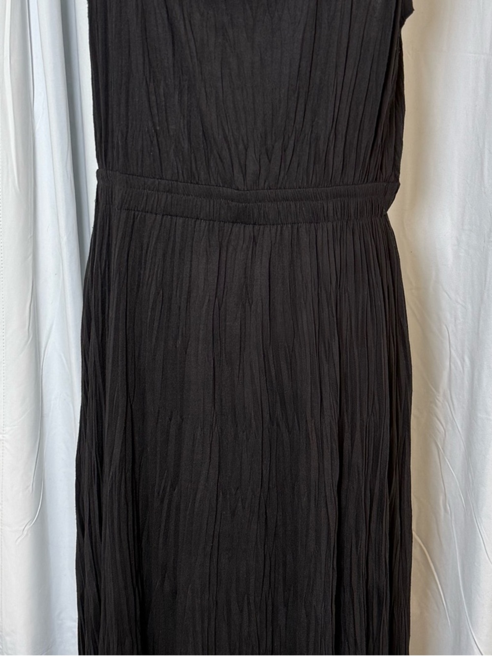 Vince NWT Black Crinkle Pleated Midi Dress Sleeveless Elastic Waist Large - Picture 11 of 14